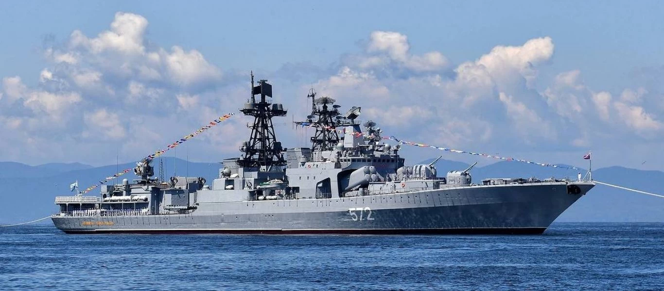 «Εισβάλεις ή έχεις χαθεί;»: Το ρωσικό Ναυτικό απείλησε πως θα εμβολίσει αμερικανικό πλοίο που έπλεε στο Βλαδιβοστόκ